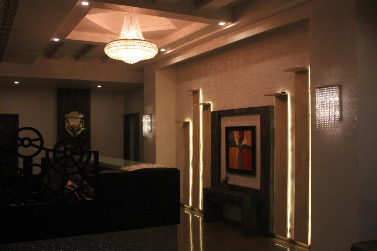 Nimantran Hotel Navi Mumbai Eksteriør billede